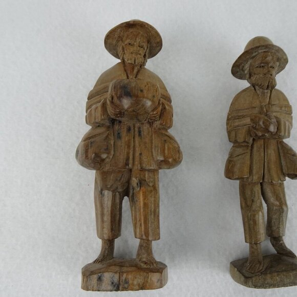 Vtg 6" Ecuador Hand-Carved Wood Figurines TWO Traveling Man Bowl in Hand w Bags - Picture 4 of 14